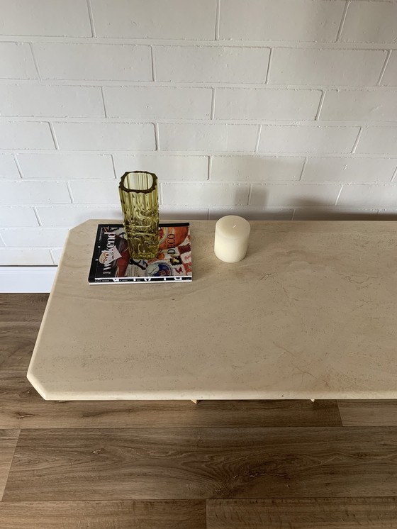 Image 1 of Table basse en travertin