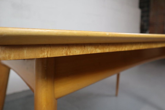 Image 1 of Table de salle à manger scandinave Mid Century en bouleau de Carélie