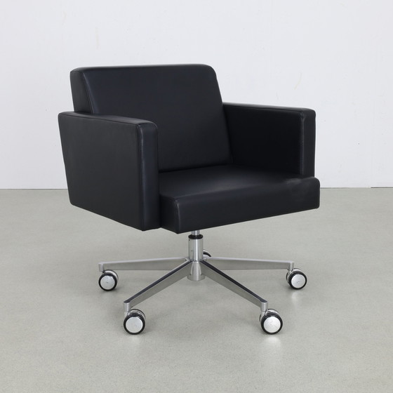 Image 1 of 2x Lounge Chair on wheels in Leather by Poltrona Frau