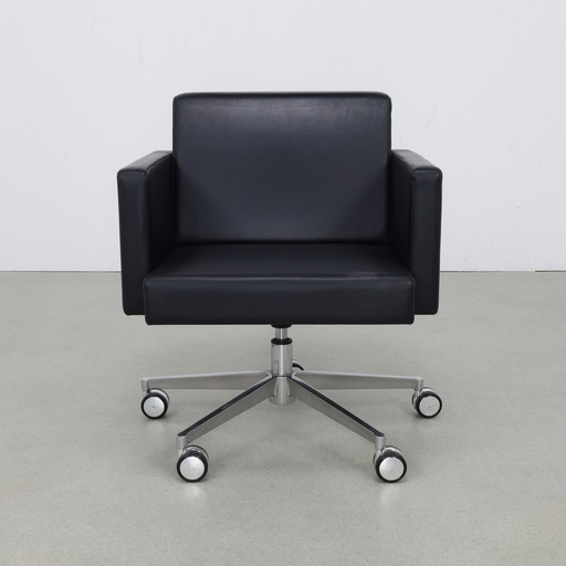 2x Lounge Chair on wheels in Leather by Poltrona Frau