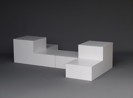 Image 1 of Table basse sculpturale minimaliste