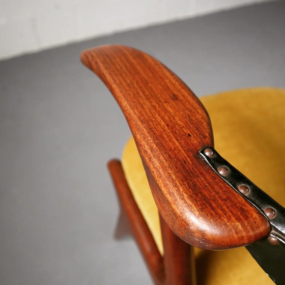 Image 1 of Wébé by Louis van Teeffelen Cow horn chair