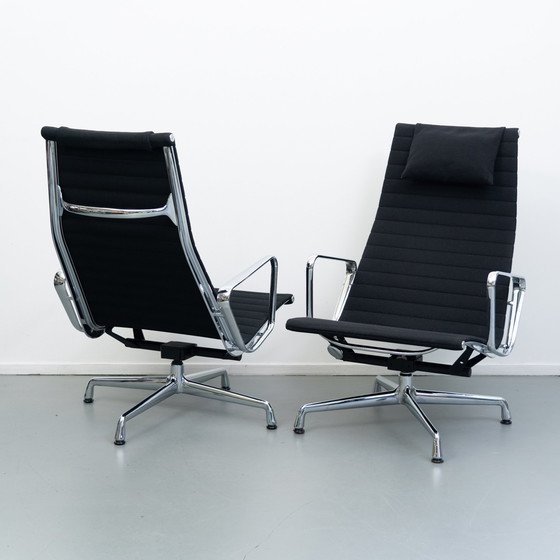 Image 1 of 2x Vitra Eames Ea 124 chair