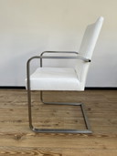 2 sedie di design in pelle bianca
