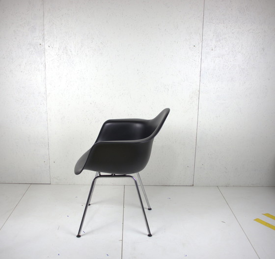 Image 1 of 10X chaises seau Vitra DAX