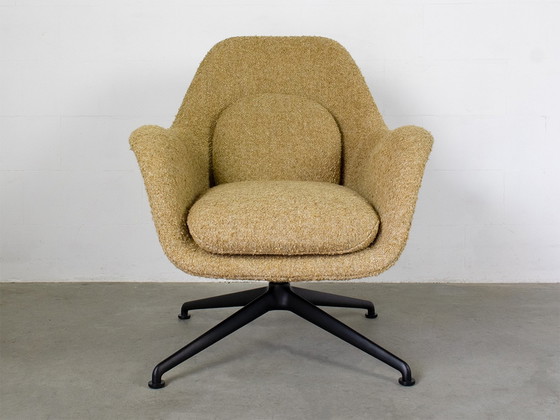 Image 1 of Fredericia Armchair Swoon Lounge petit Swivel