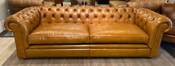 Image 1 of Canapé Chesterfield 3,5 places cognac