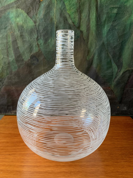 Vaso francese d'epoca in vetro soffiato a mano