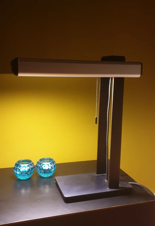 Lampe de bureau ou de table au design suédois