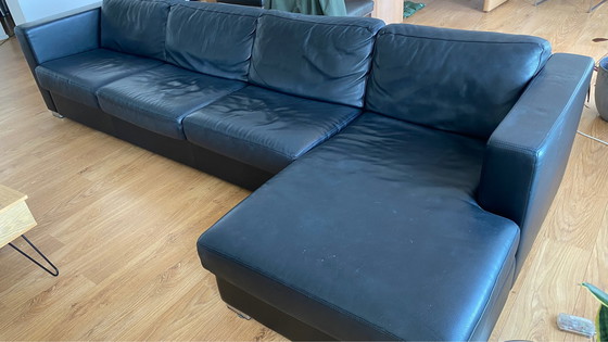 Image 1 of Perida black leather couch