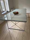 Niels Gammelgaard pour la table Ikea