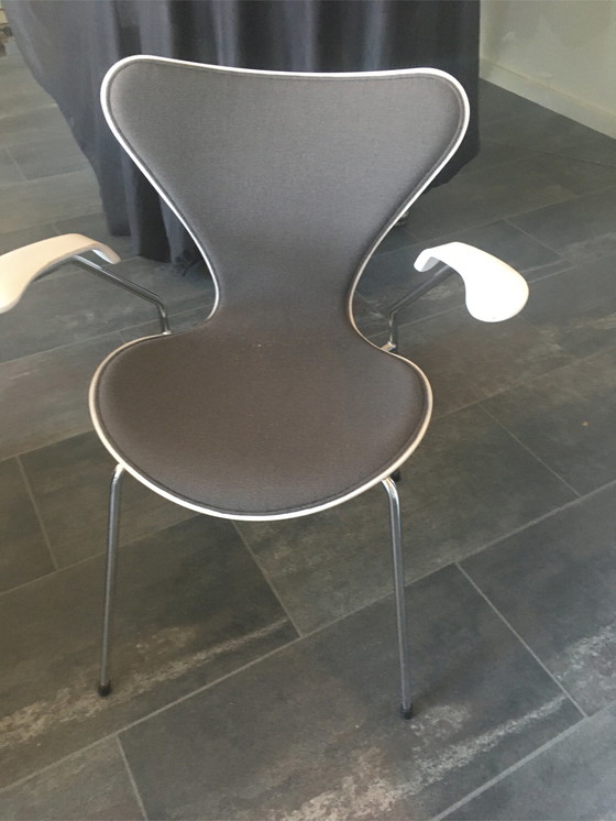 Image 1 of 5 x Fritz Hansen dining room chairs