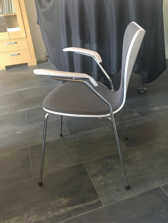 Image 1 of 5 x Fritz Hansen dining room chairs