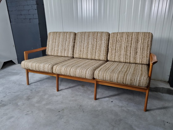 Image 1 of Divano vintage a 3 posti