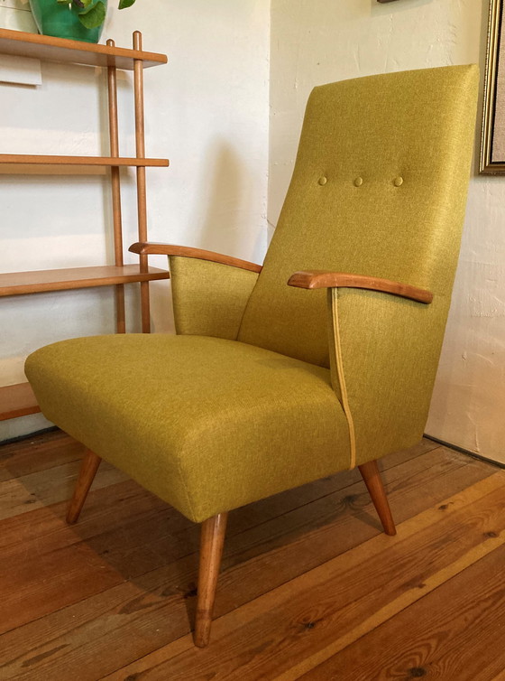 Image 1 of Poltrona vintage con poggiapiedi