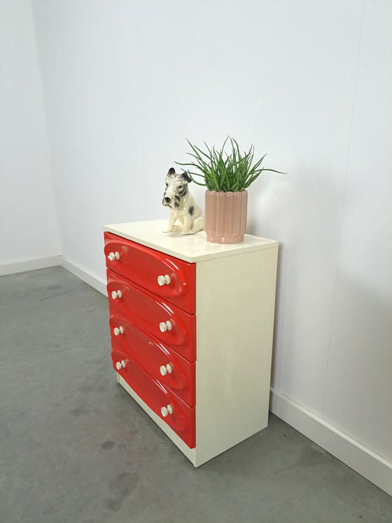 Image 1 of Commode vintage avec tiroirs en plastique rose rouge 1970