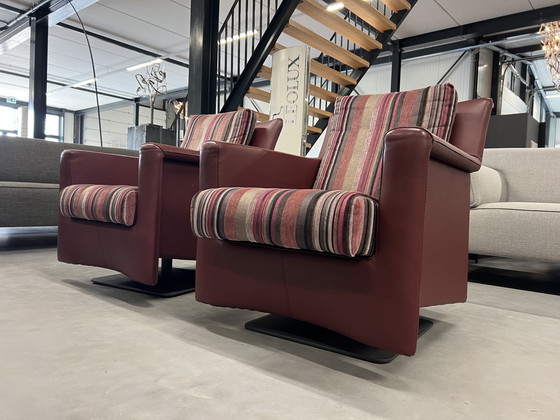 Image 1 of 2 Leolux Paian swivel armchairs in red leather 