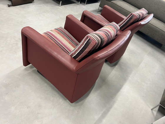 Image 1 of 2 Leolux Paian swivel armchairs in red leather 