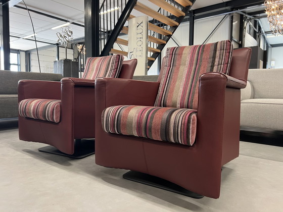 Image 1 of 2 Leolux Paian swivel armchairs in red leather 