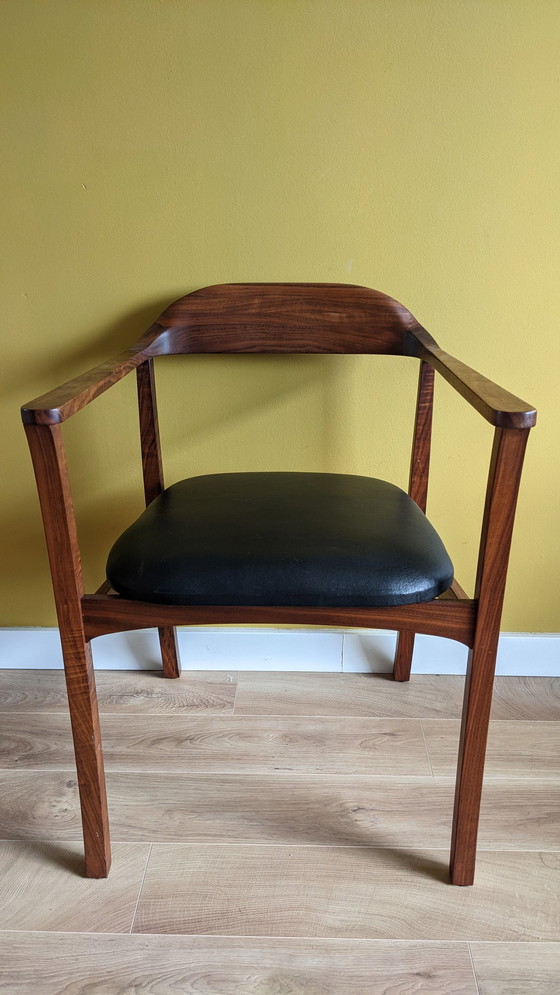 Image 1 of Chaise vintage en noyer