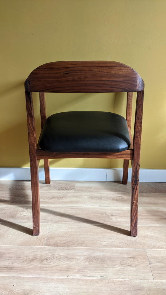 Image 1 of Chaise vintage en noyer