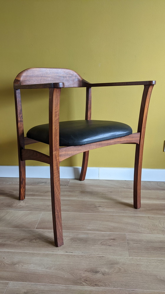 Image 1 of Chaise vintage en noyer