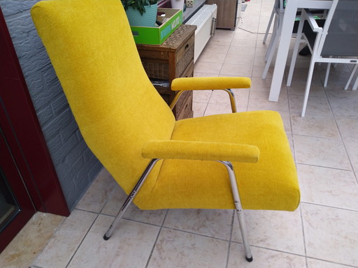 2 ocher yellow seats