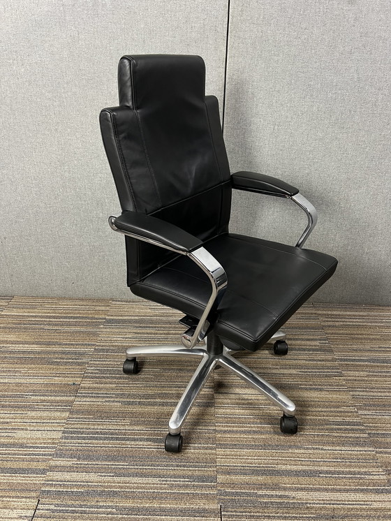 Image 1 of Sato Leo II executive chair