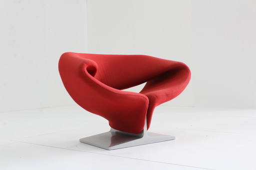 Artifort Ribbon Chair F582 by Pierre Paulin