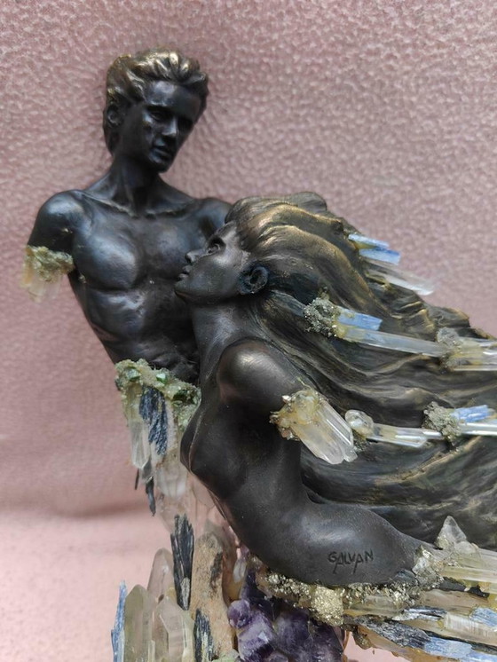 Image 1 of Ebano bronze loving couple on amethyest and quartz