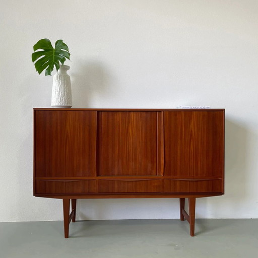 Deens teak highboard EW Bach