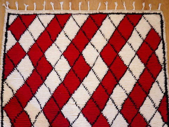 Image 1 of Tapis berbère - 228 cm x 174 cm - laine blanche et rouge