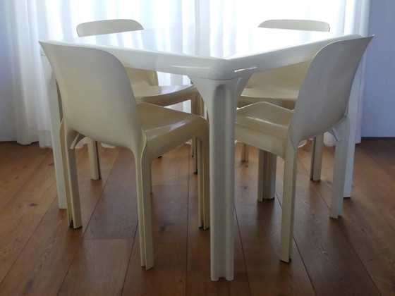 Image 1 of Vico Magistretti Selene dining room set