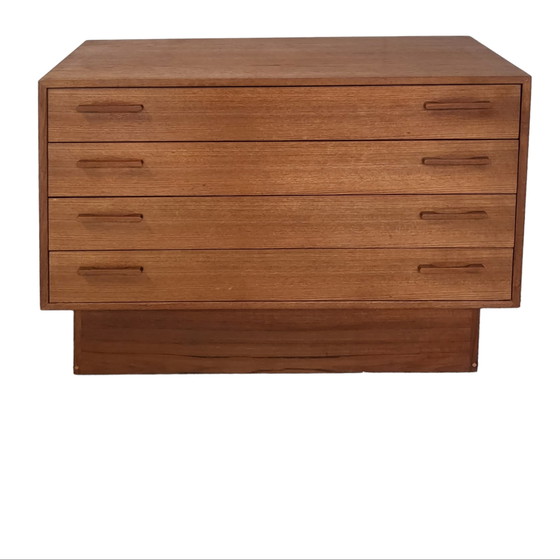 Image 1 of Chest of drawers with drawers