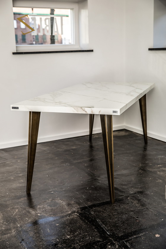 Image 1 of Tablez dining table Calacatta