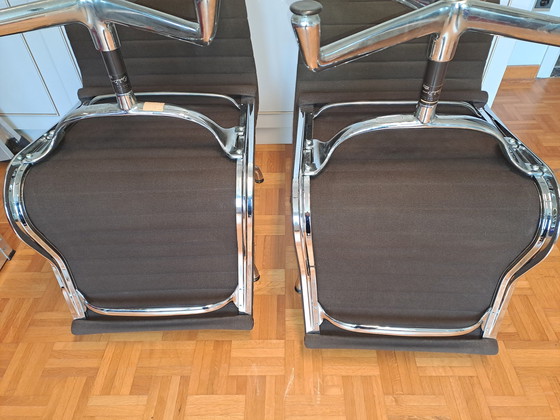 Image 1 of 4x Vitra EA 105 chair