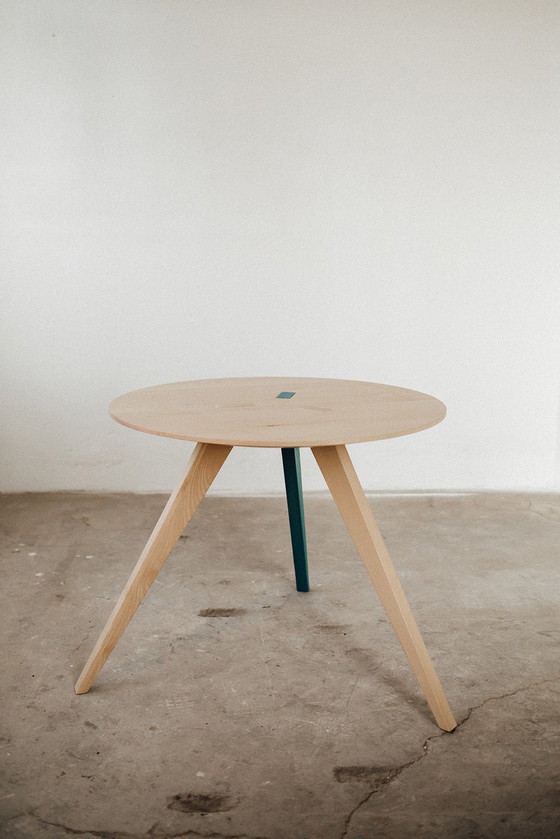 Image 1 of Tilli Stäak round table solid wood