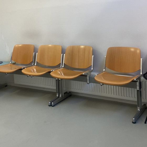 Image 1 of 3x bancs de salle d'attente vintage