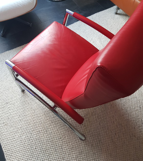 Image 1 of 2 fauteuils rouges Leolux Helical