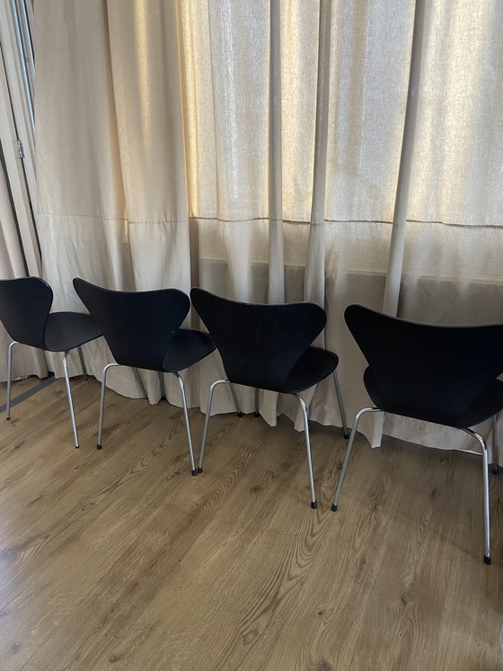 Image 1 of 4x Fritz Hansen Butterfly chairs by Arne Jacobsen