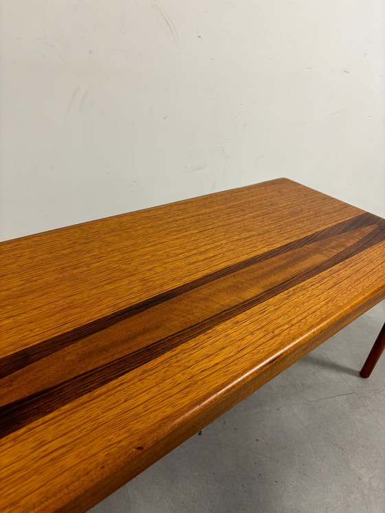 Image 1 of Table basse vintage danoise en placage