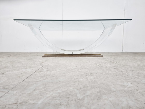 Image 1 of Table basse en arc en lucite et laiton Belgochrom