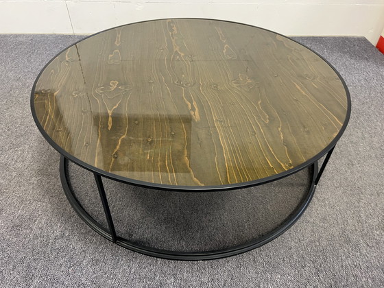 Image 1 of Neat Pode Gloss coffee table