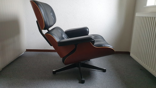 Chaise longue Eames avec ottoman