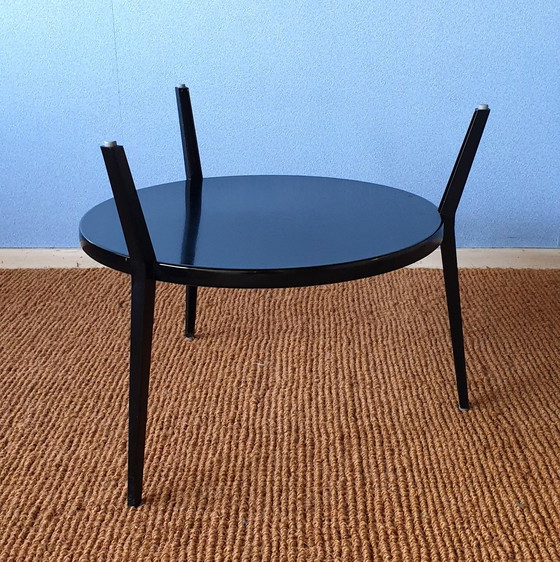 Image 1 of Ahrend de Cirkel coffee table Friso Kramer