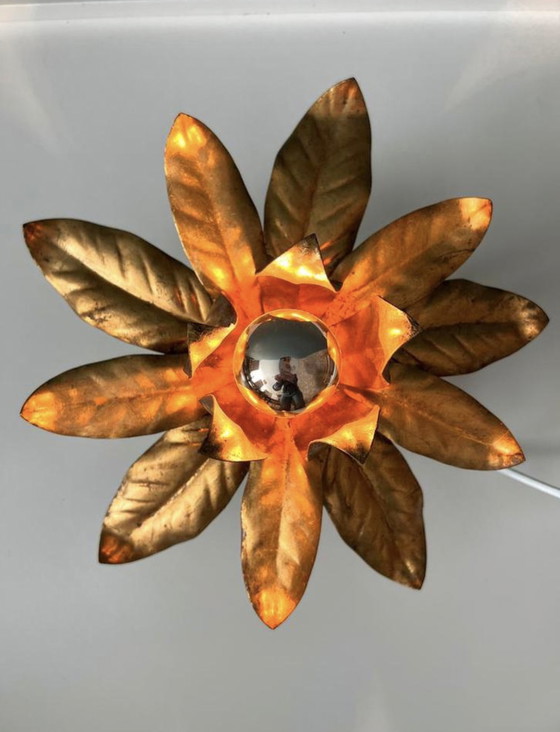 Image 1 of Plafonnier Fleur avec feuille d'or design doré Hans Kögl