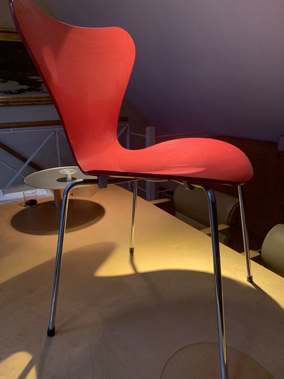 Image 1 of 4 Fritz Hansen Butterfly chair