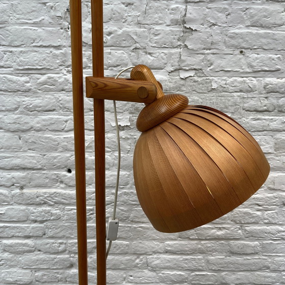 Image 1 of Lampadaire Midcentury en bois