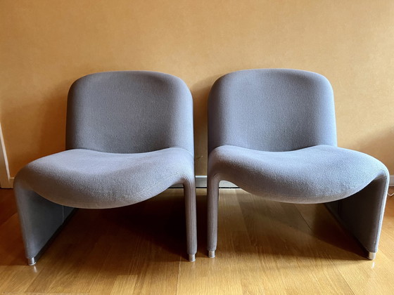 Image 1 of 2x Artifort Alky chairs