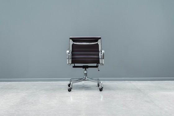 Image 1 of Eames EA117 office chair